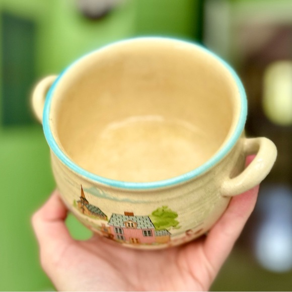 Vintage Cottagecore Farmhouse Barn Village Country Kitchen Bowl With Handles - Picture 2 of 6